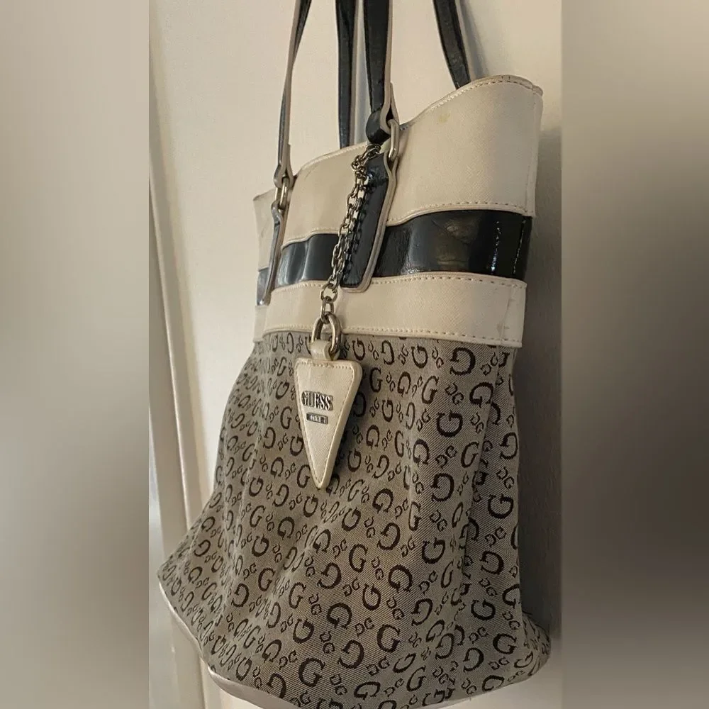 Guess Black & White Patterned Logo Tote Bag